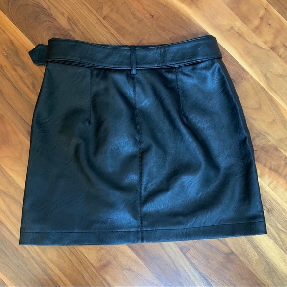 Topshop Black Faux Leather PU Hardware Mini Skirt - Picture 4 of 13